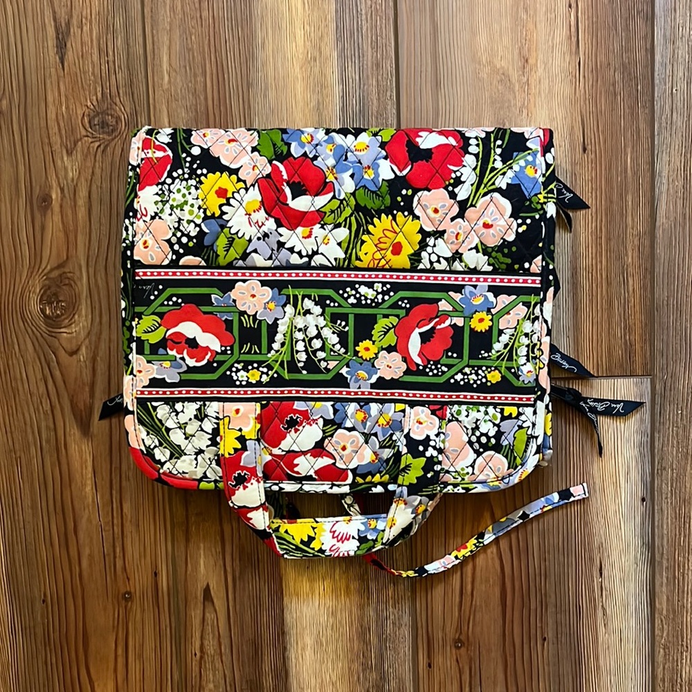 Vera Bradley Floral Quilted Fabric Cosmetics Case - Mint Condition